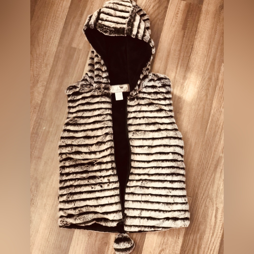 LIKE NEW Girls Widgeon Faux Fur Hooded Vest from Nordstrom.